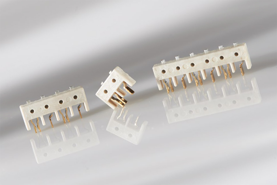 TE Introduces Miniature Hermaphroditic Blade and Receptacle Connectors